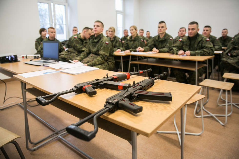  Zamość: Wcielenie ochotników do wojsk obrony terytorialnej (zdjęcie 26) - Autor: Kazimierz Chmiel