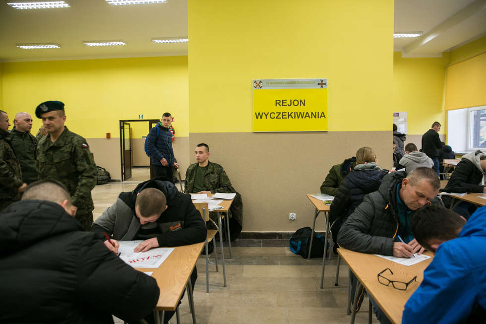  Zamość: Wcielenie ochotników do wojsk obrony terytorialnej (zdjęcie 1) - Autor: Kazimierz Chmiel