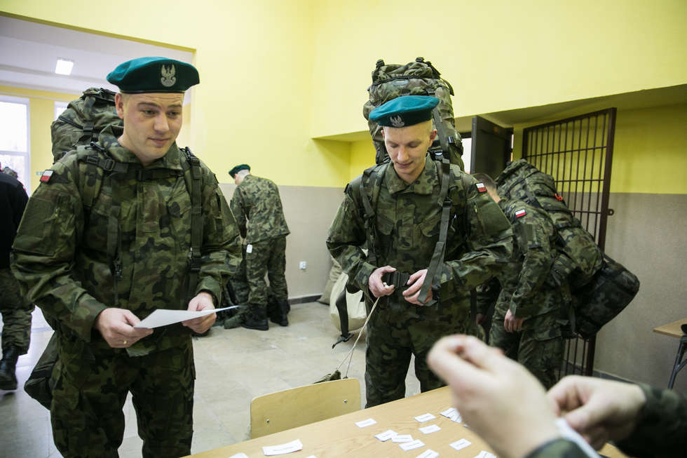  Zamość: Wcielenie ochotników do wojsk obrony terytorialnej (zdjęcie 12) - Autor: Kazimierz Chmiel