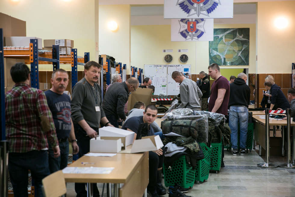  Zamość: Wcielenie ochotników do wojsk obrony terytorialnej (zdjęcie 9) - Autor: Kazimierz Chmiel