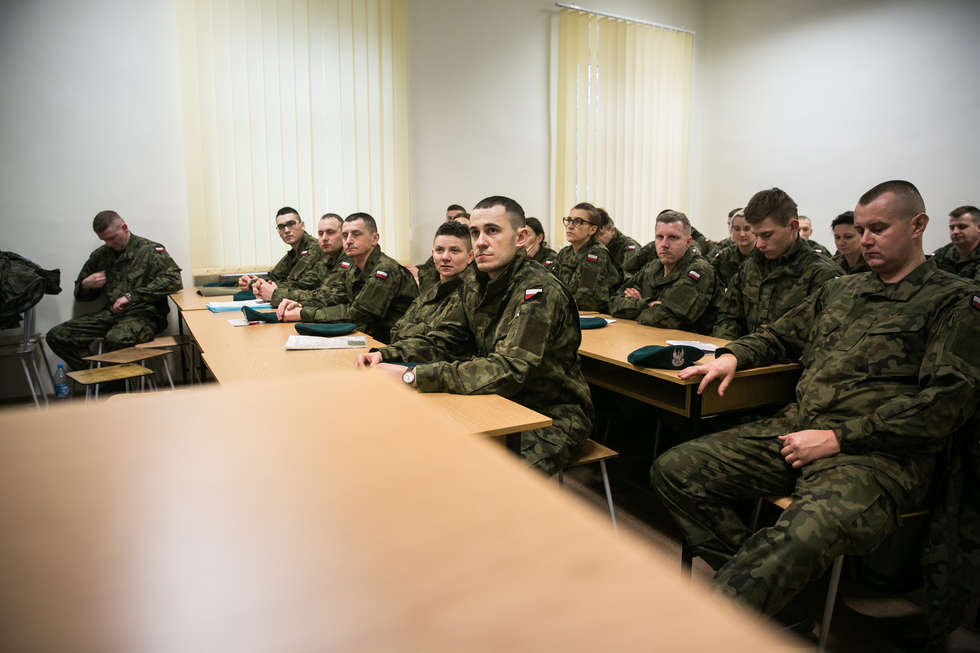  Zamość: Wcielenie ochotników do wojsk obrony terytorialnej (zdjęcie 25) - Autor: Kazimierz Chmiel