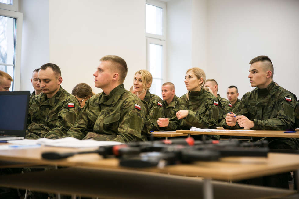  Zamość: Wcielenie ochotników do wojsk obrony terytorialnej  - Autor: Kazimierz Chmiel