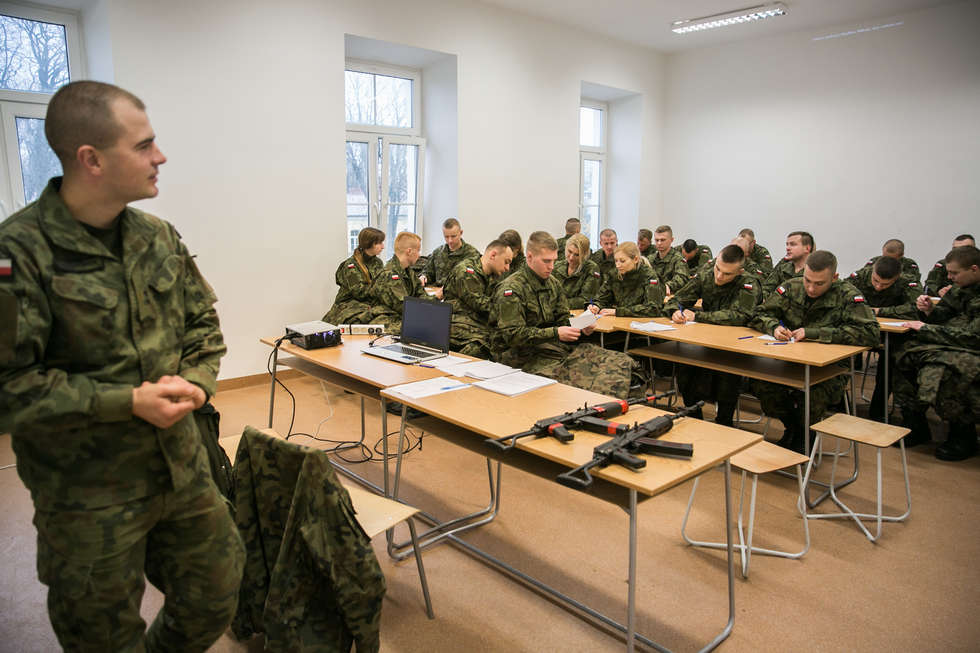  Zamość: Wcielenie ochotników do wojsk obrony terytorialnej (zdjęcie 30) - Autor: Kazimierz Chmiel