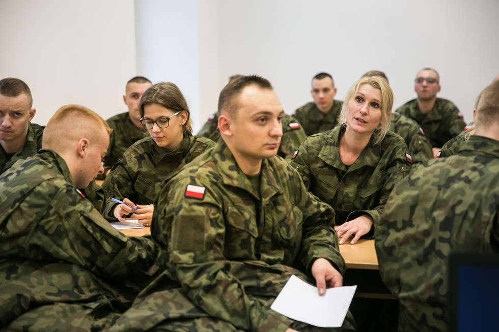  Zamość: Wcielenie ochotników do wojsk obrony terytorialnej (zdjęcie 29) - Autor: Kazimierz Chmiel