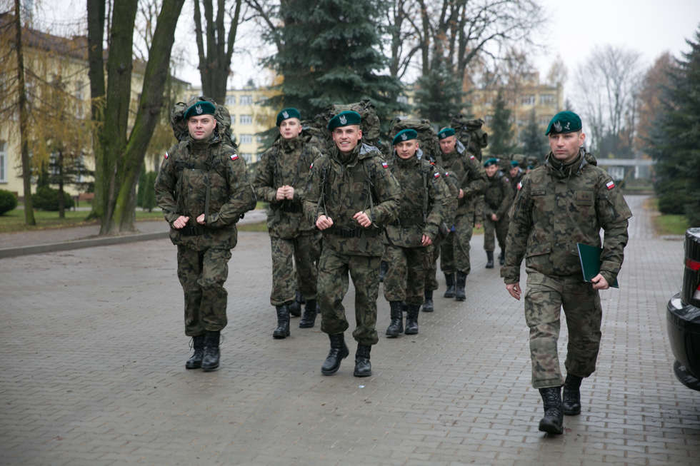  Zamość: Wcielenie ochotników do wojsk obrony terytorialnej (zdjęcie 24) - Autor: Kazimierz Chmiel