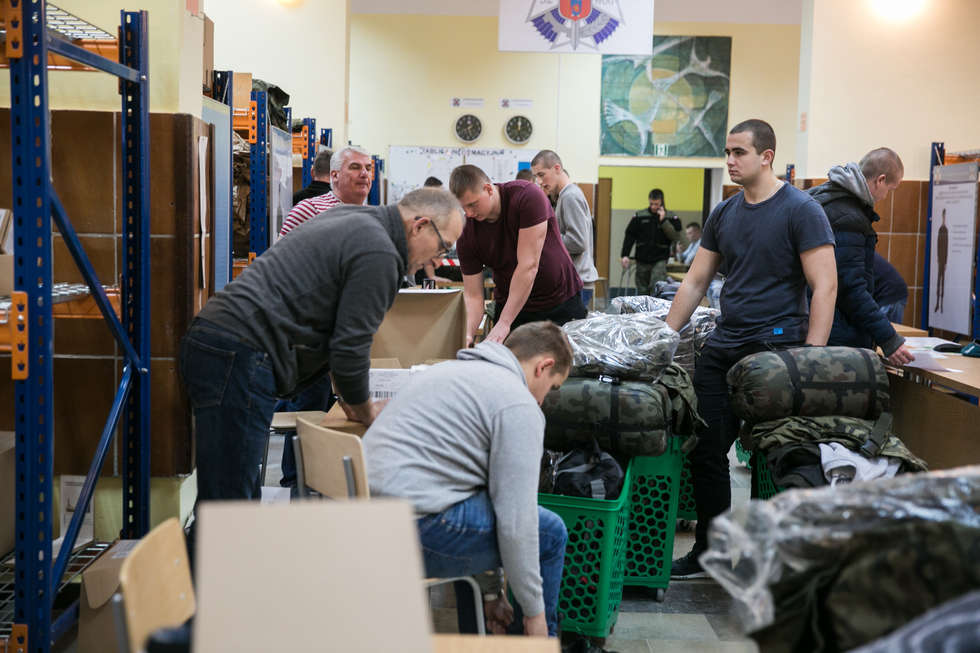  Zamość: Wcielenie ochotników do wojsk obrony terytorialnej (zdjęcie 6) - Autor: Kazimierz Chmiel