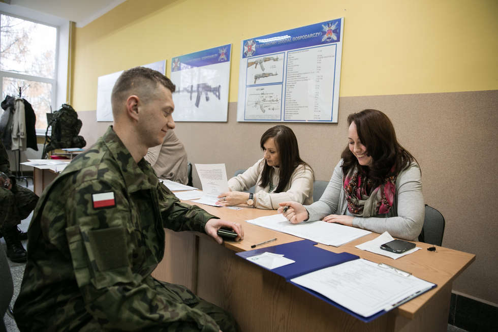  Zamość: Wcielenie ochotników do wojsk obrony terytorialnej (zdjęcie 10) - Autor: Kazimierz Chmiel