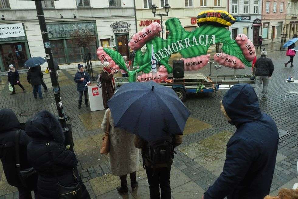  Demonstracja KOD w Lublinie (zdjęcie 4) - Autor: Maciej Kaczanowski