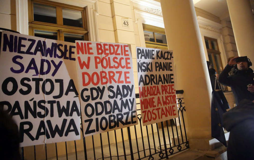  Manifestacja pod sądem (zdjęcie 9) - Autor: Wojciech Nieśpiałowski