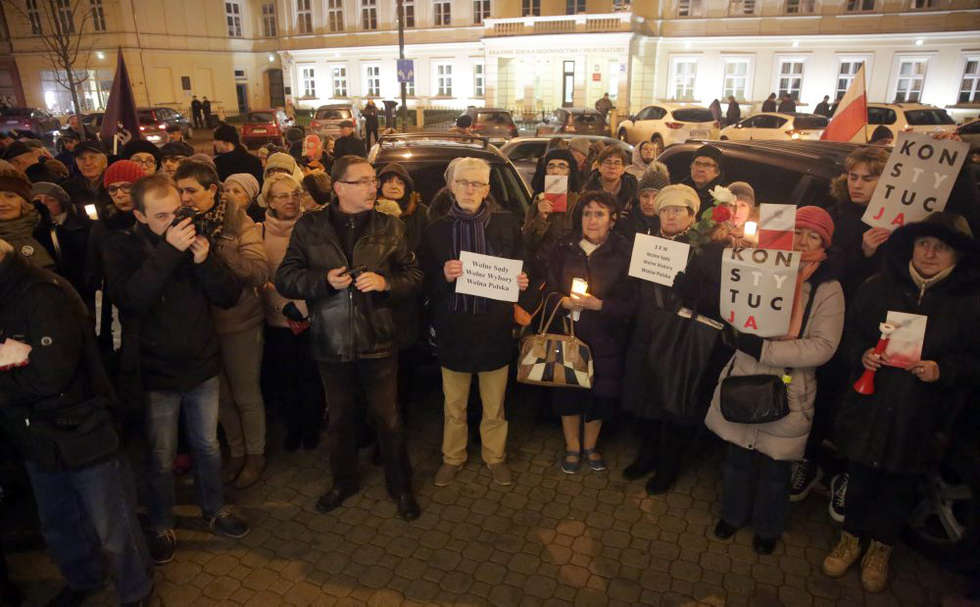  Manifestacja pod sądem (zdjęcie 15) - Autor: Wojciech Nieśpiałowski