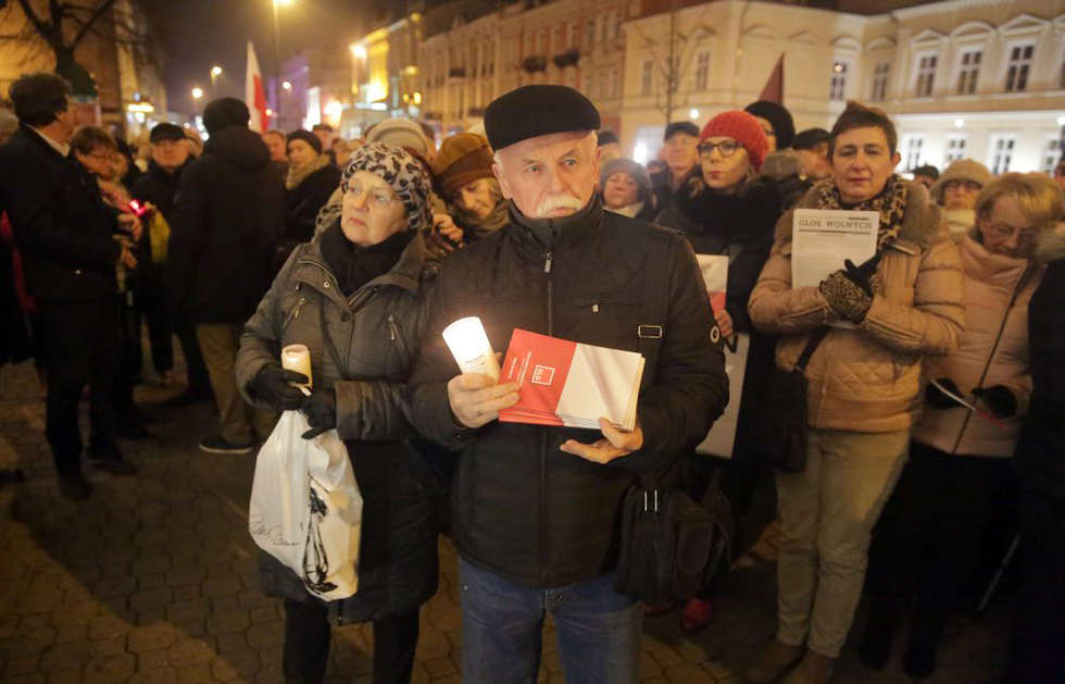  Manifestacja pod sądem (zdjęcie 5) - Autor: Wojciech Nieśpiałowski