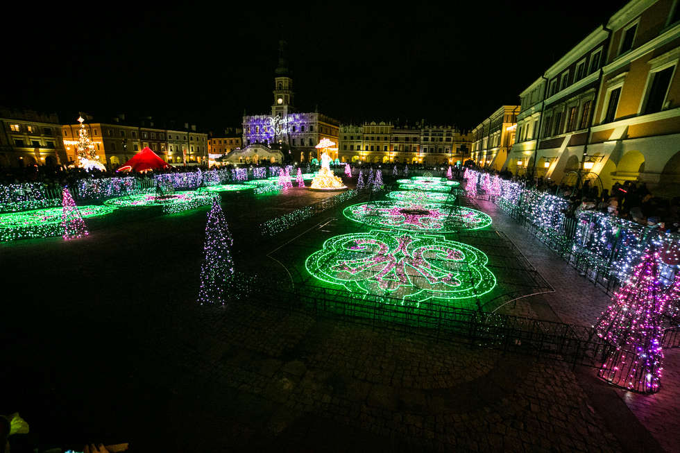  Świąteczne iluminacje na Rynku w Zamościu (zdjęcie 12) - Autor: Kazimierz Chmiel