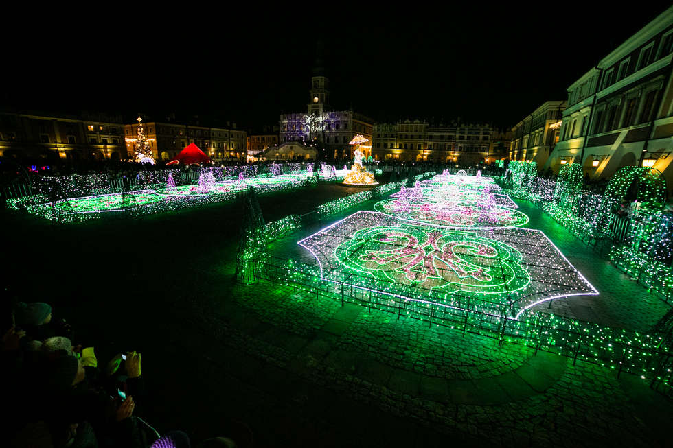  Świąteczne iluminacje na Rynku w Zamościu (zdjęcie 14) - Autor: Kazimierz Chmiel
