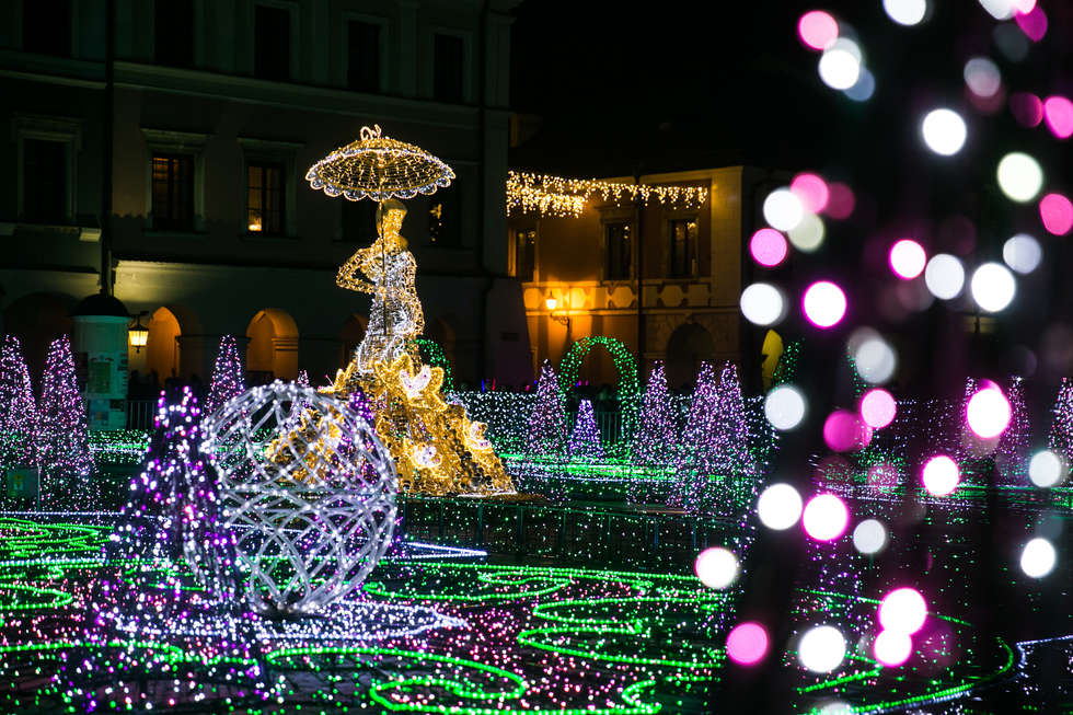  Świąteczne iluminacje na Rynku w Zamościu (zdjęcie 6) - Autor: Kazimierz Chmiel