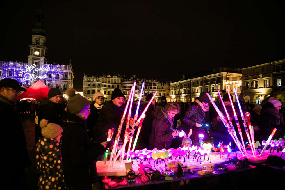  Świąteczne iluminacje na Rynku w Zamościu (zdjęcie 33) - Autor: Kazimierz Chmiel