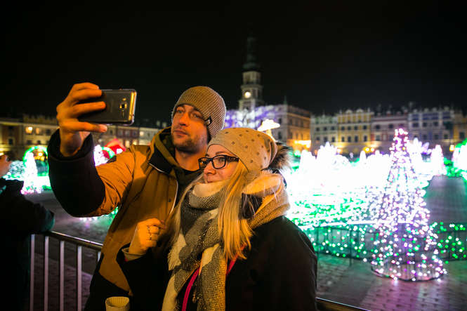 Świąteczne iluminacje na Rynku w Zamościu - Autor: Kazimierz Chmiel