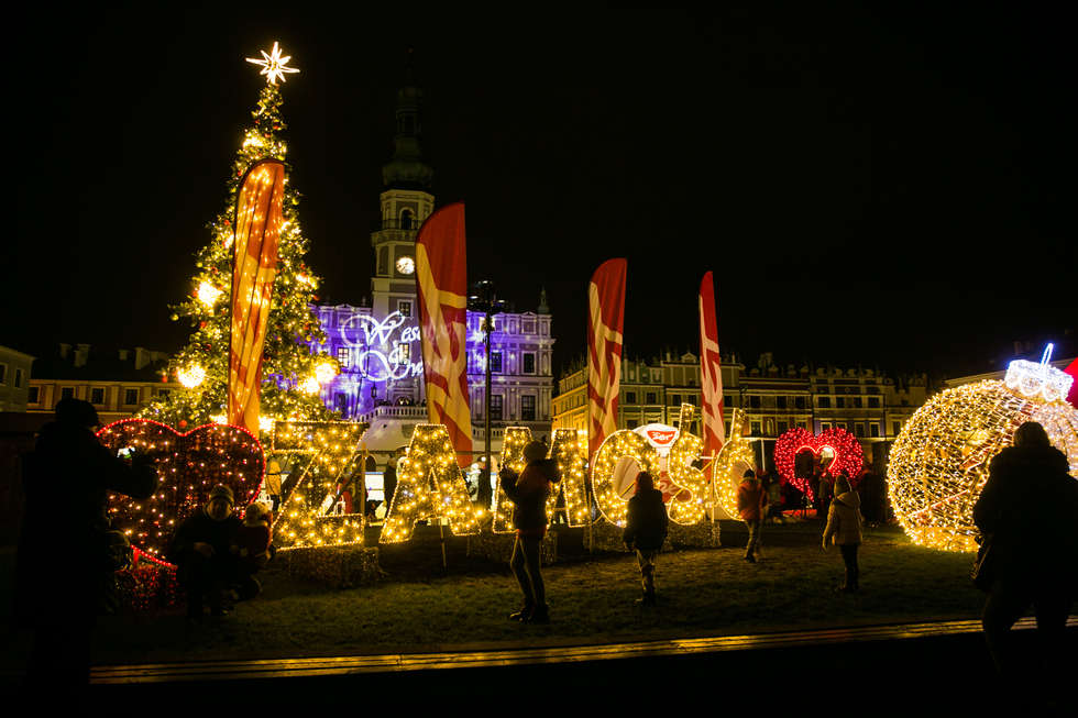  Świąteczne iluminacje na Rynku w Zamościu (zdjęcie 34) - Autor: Kazimierz Chmiel