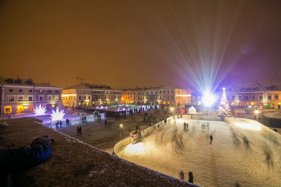  Zima i iluminacje na Rynku Wielkim w Zamościu (zdjęcie 22) - Autor: Kazimierz Chmiel