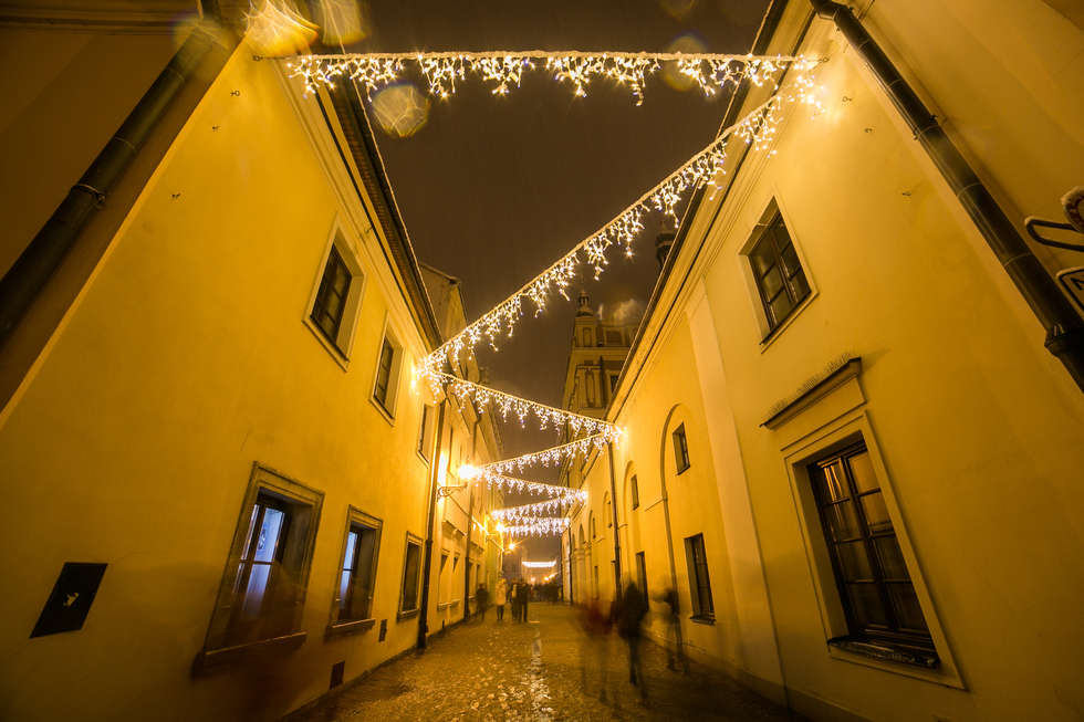  Zima i iluminacje na Rynku Wielkim w Zamościu (zdjęcie 17) - Autor: Kazimierz Chmiel