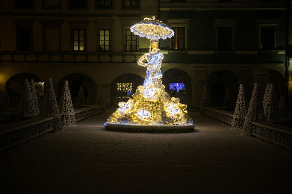  Zima i iluminacje na Rynku Wielkim w Zamościu (zdjęcie 13) - Autor: Kazimierz Chmiel