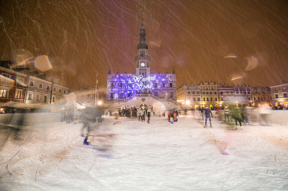  Zima i iluminacje na Rynku Wielkim w Zamościu (zdjęcie 21) - Autor: Kazimierz Chmiel