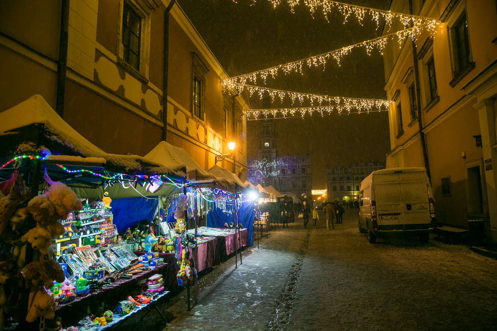  Zima i iluminacje na Rynku Wielkim w Zamościu (zdjęcie 7) - Autor: Kazimierz Chmiel
