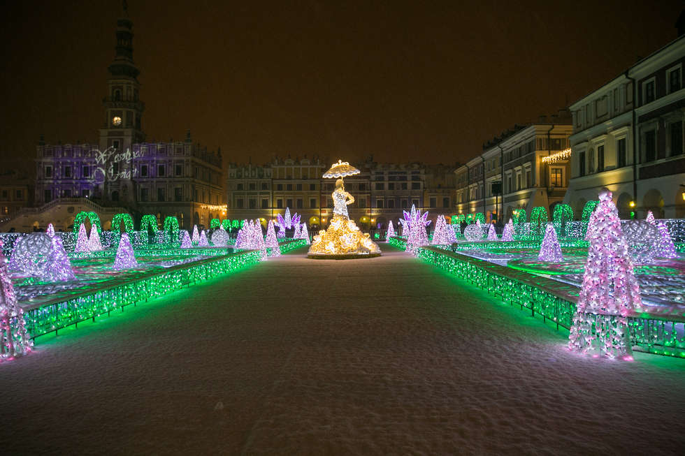  Zima i iluminacje na Rynku Wielkim w Zamościu (zdjęcie 4) - Autor: Kazimierz Chmiel