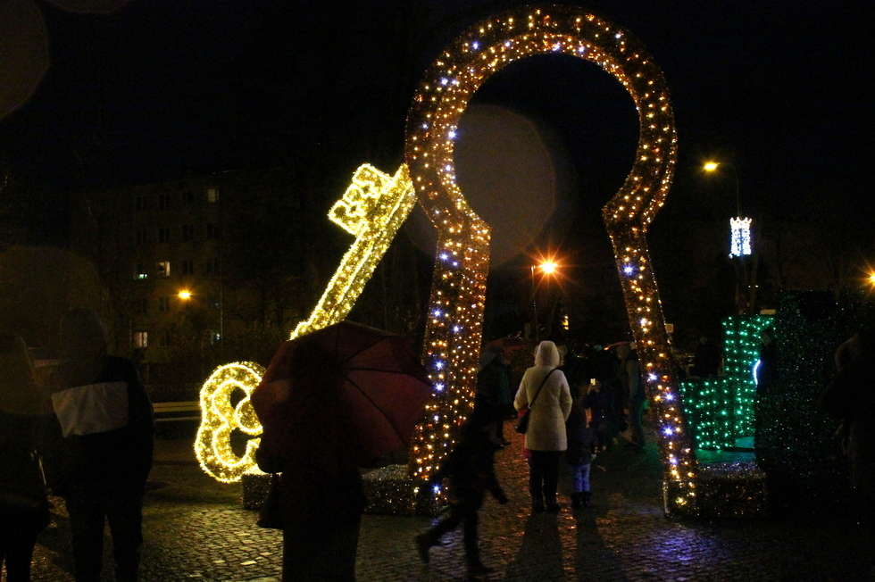  Świąteczna iluminacja w Puławach włączona (zdjęcie 3) - Autor: rs