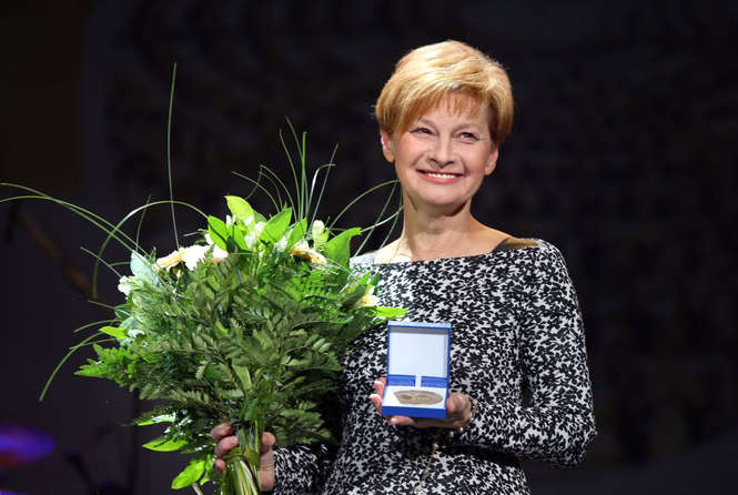 Medal Europejskiej Nagrody Obywatelskiej dla Ewy Dados - Autor: Wojciech Nieśpiałowski