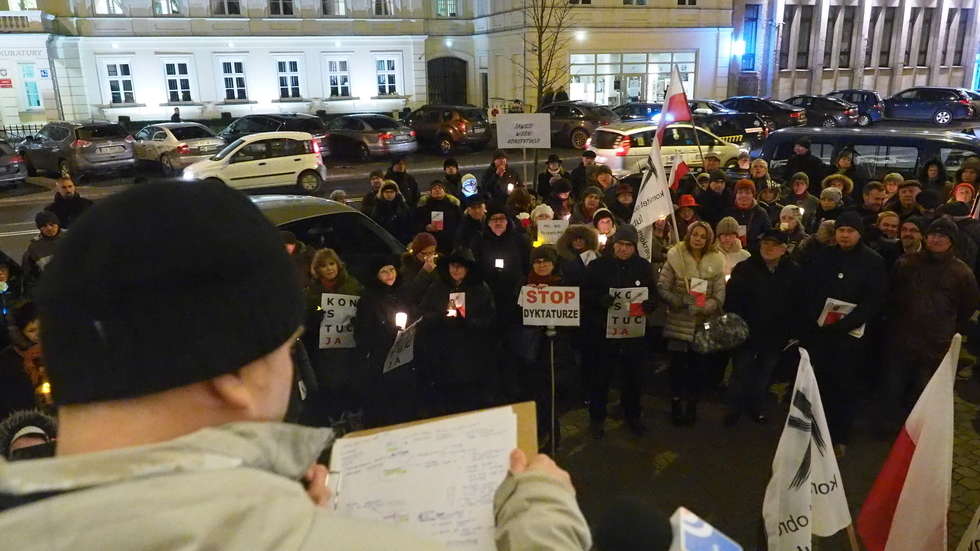  Manifestacja KOD w Lublinie. 8.12.2017 (zdjęcie 8) - Autor: Paweł Buczkowski