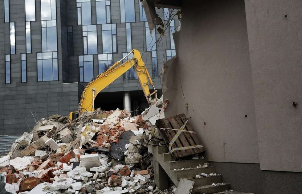  Wyburzanie biurowców ZTM Lublin przy dawnej zajezdni (zdjęcie 5) - Autor: Wojciech Nieśpiałowski