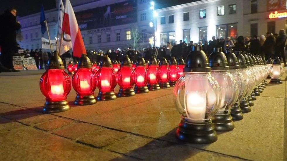  KOD na pl. Litewskim. 13 grudnia – powtórka z historii (zdjęcie 8) - Autor: Łukasz Dudkowski