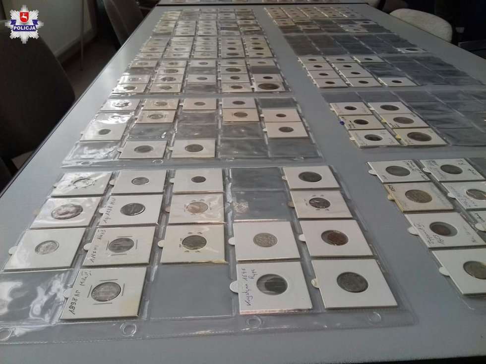  Policja znalazła monety (zdjęcie 2) - Autor: Policja