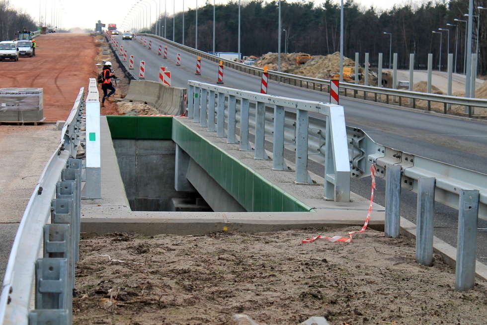  <p>Nowy most nad Kur&oacute;wką</p>