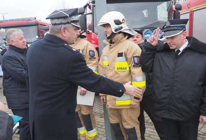 Uroczyste przekazanie samochodów dla OSP