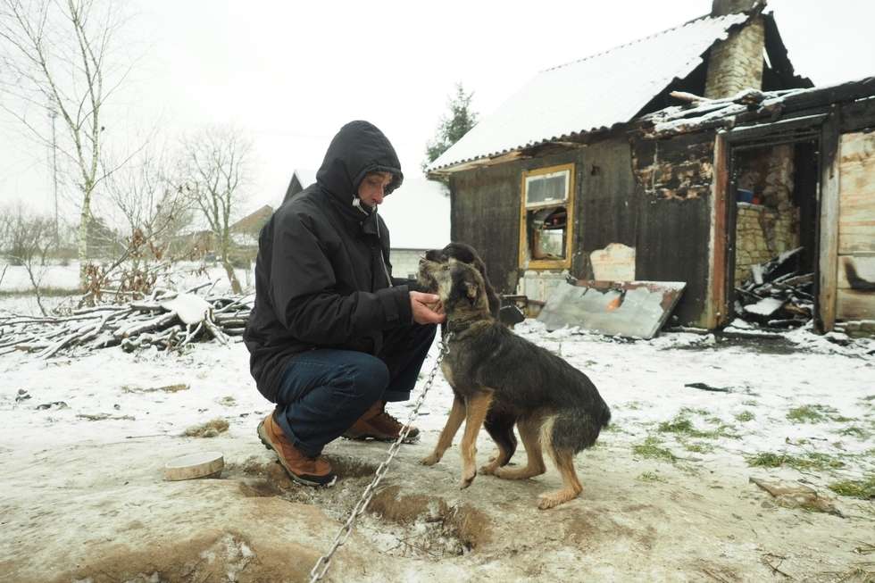  Piotr Pitek stracił dom i brata w pożarze (zdjęcie 7) - Autor: Maciej Kaczanowski