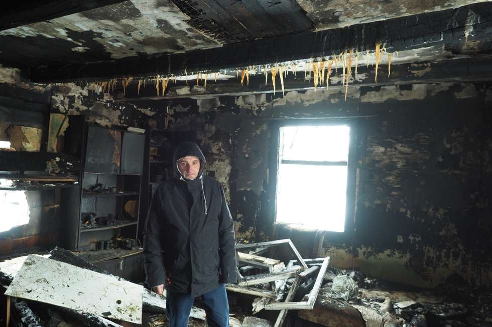  Piotr Pitek stracił dom i brata w pożarze (zdjęcie 10) - Autor: Maciej Kaczanowski