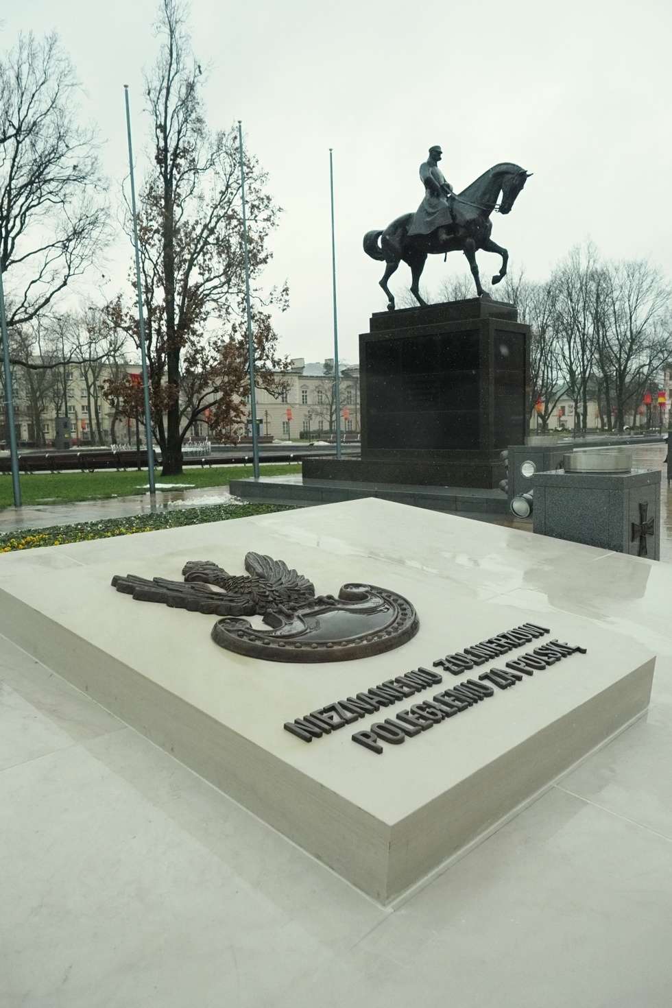  Nowy pomnik Nieznanego Żołnierza na pl. Litewskim (zdjęcie 2) - Autor: Maciej Kaczanowski