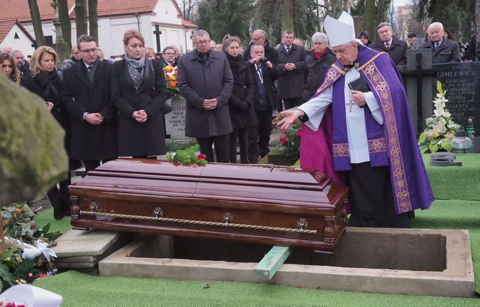  Pogrzeb prof. Henryka Ciocha (zdjęcie 32) - Autor: Wojciech Nieśpiałowski