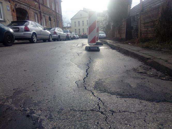 Zapada się część jezdni ul. Probostwo w Lublinie