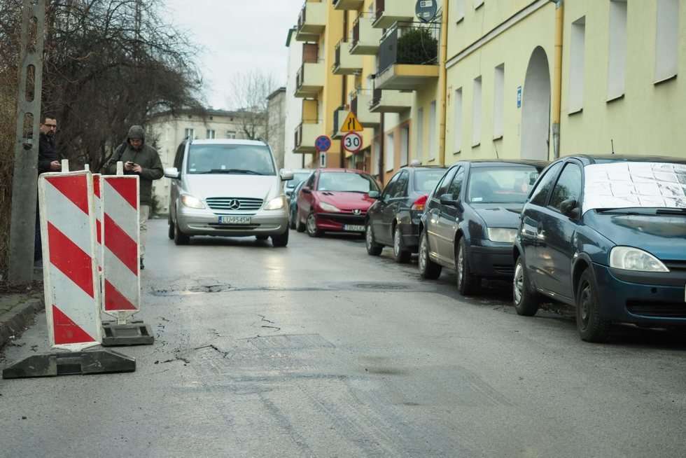  Zapada się część jezdni ul. Probostwo w Lublinie (zdjęcie 9) - Autor: Maciej Kaczanowski