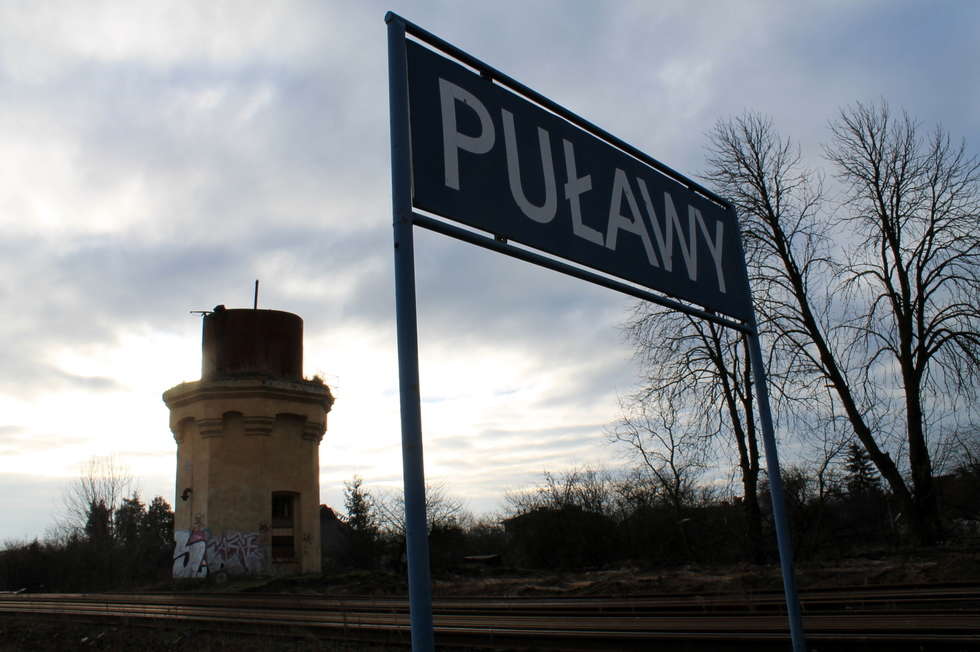  Trwa remont stacji kolejowej w Puławach (zdjęcie 3) - Autor: Radosław Szczęch