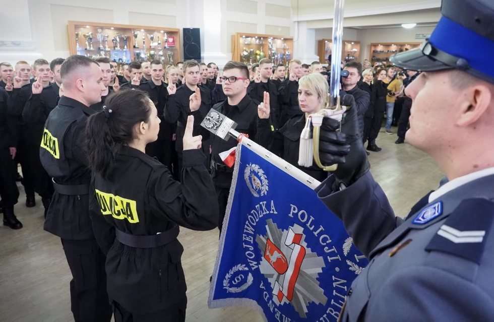  Ślubowanie policjantów (zdjęcie 46) - Autor: Wojciech Nieśpiałowski