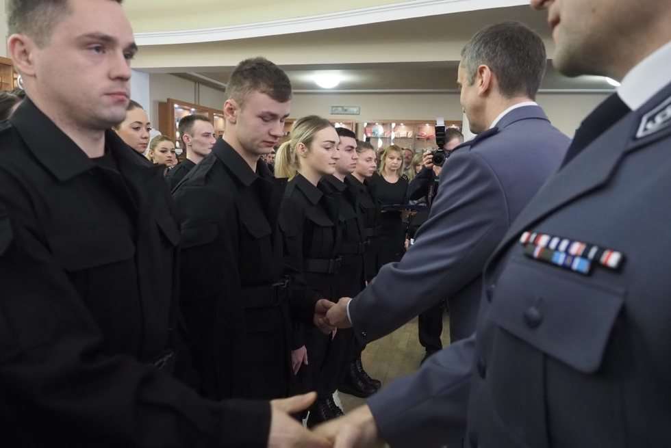  Ślubowanie policjantów (zdjęcie 14) - Autor: Wojciech Nieśpiałowski