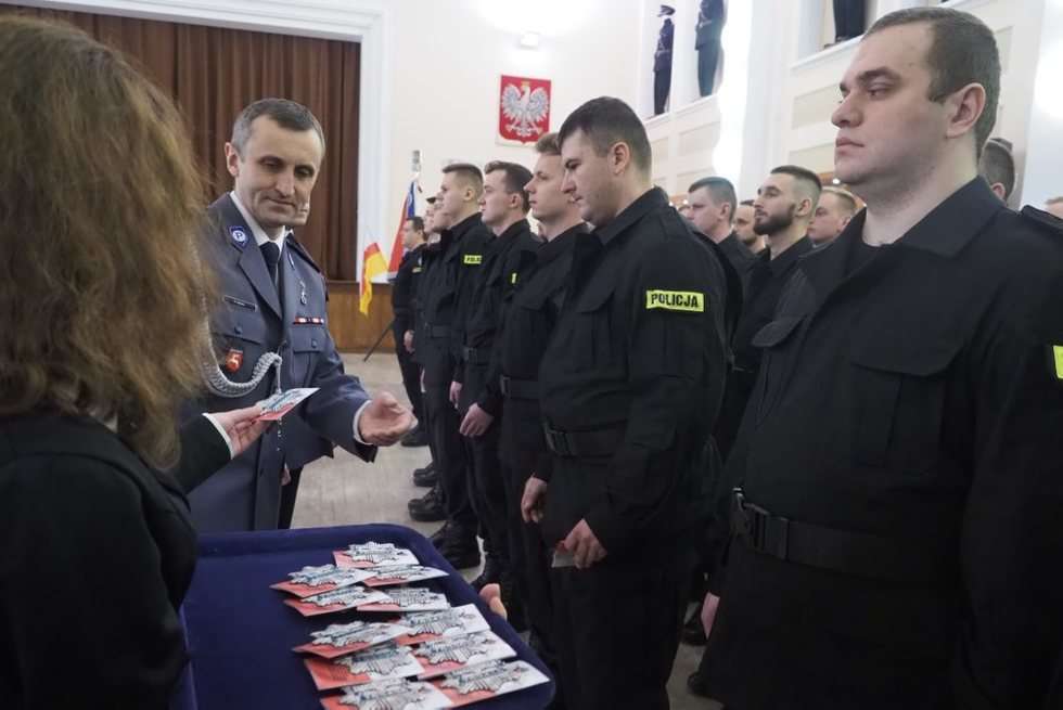  Ślubowanie policjantów (zdjęcie 10) - Autor: Wojciech Nieśpiałowski