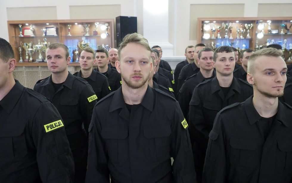  Ślubowanie policjantów (zdjęcie 17) - Autor: Wojciech Nieśpiałowski
