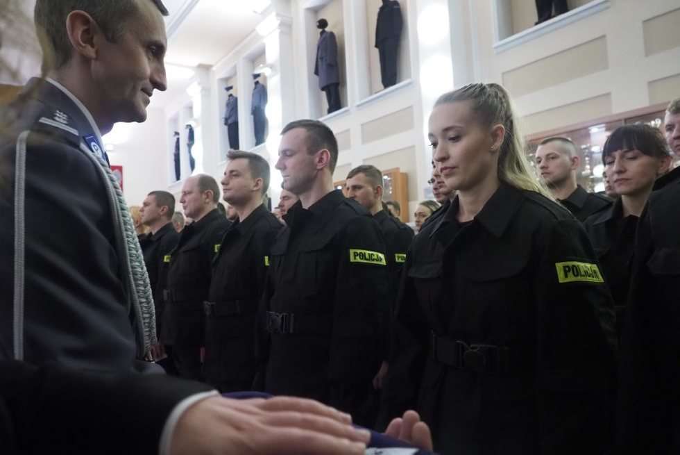  Ślubowanie policjantów (zdjęcie 13) - Autor: Wojciech Nieśpiałowski