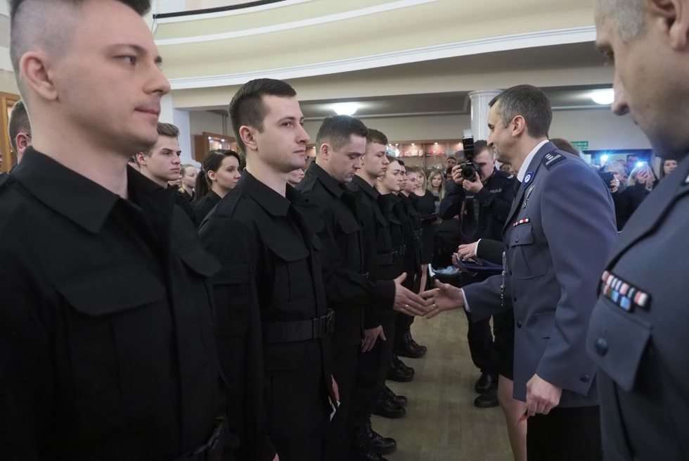  Ślubowanie policjantów (zdjęcie 33) - Autor: Wojciech Nieśpiałowski