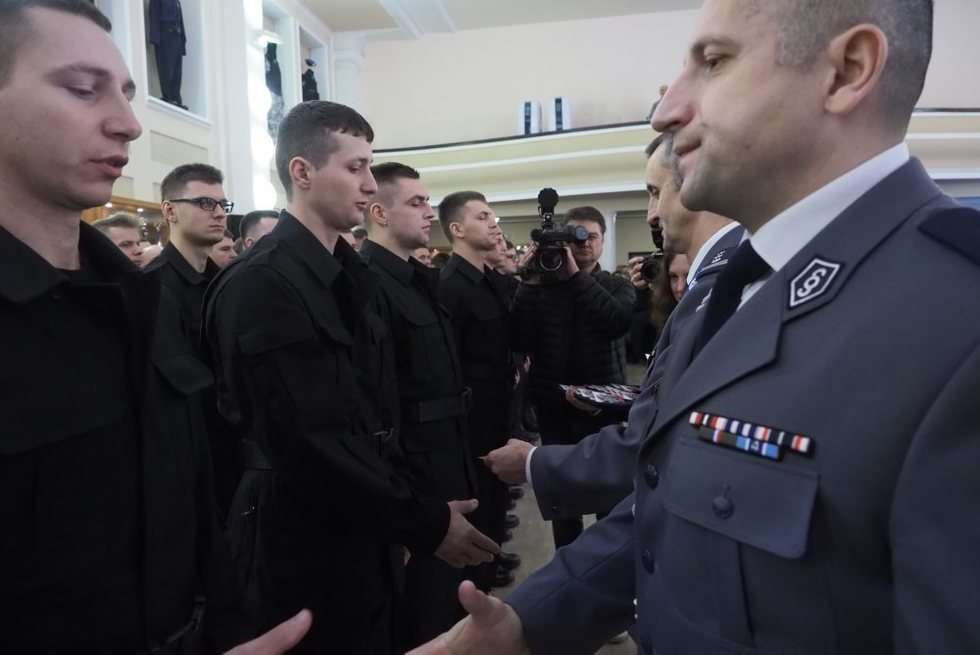  Ślubowanie policjantów (zdjęcie 21) - Autor: Wojciech Nieśpiałowski