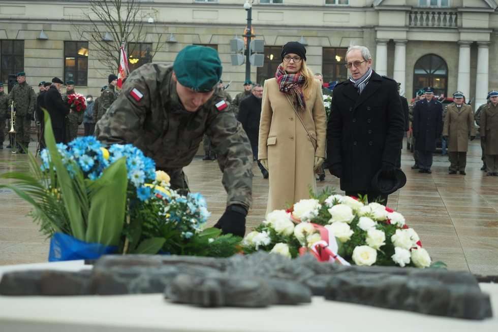  Uroczystości odsłonięcia Pomnika Nieznanego Żołnierza w Lublinie (zdjęcie 8) - Autor: Maciej Kaczanowski